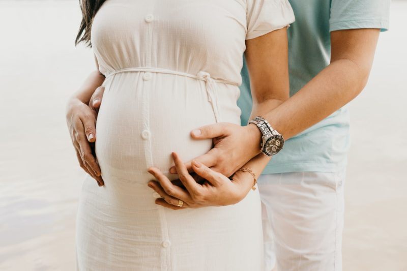grossesse sophrologie prénatale enceinte maman préparer accouchement naissance préparation à l'accouchement sophrologie prénatale